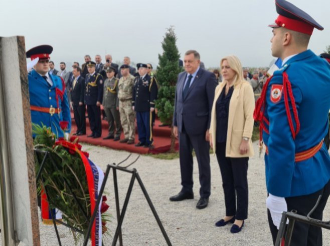 Boljanić - polaganje vijenaca (Foto: Srna)