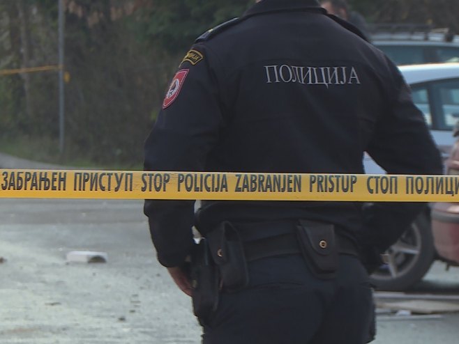Саобраћајна незгода у Прњавору; Ауто завршило на крову (ФОТО)