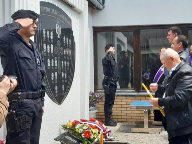 Mrkonjić - obilježavanje stradanja policajaca (Foto: RTRS)