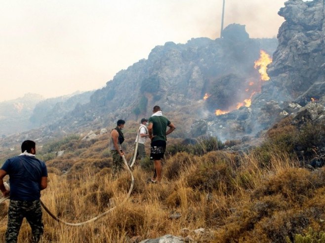 Rodos - požar (Foto: EPA-EFE/DAMIANIDIS LEFTERIS) 