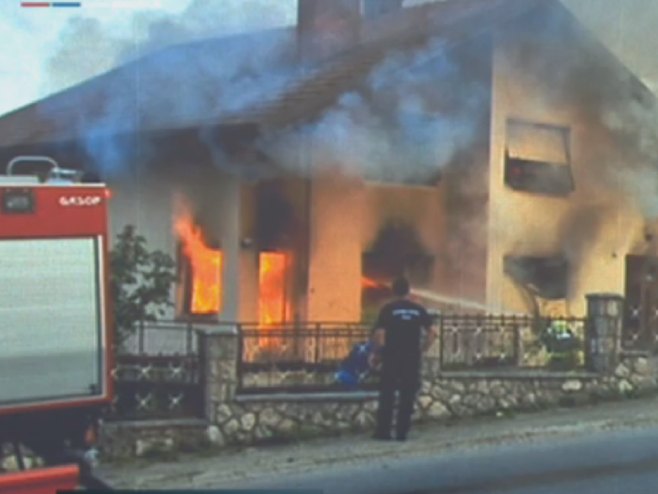Пожар код Прњавора - изгорјела кућа - Фото: Screenshot
