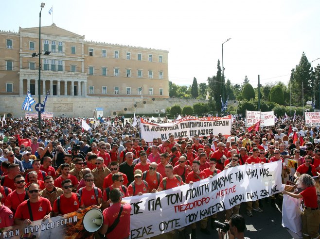 Штрајк у Атини (Фото: EPA-EFE/ORESTIS PANAGIOTOU) - 