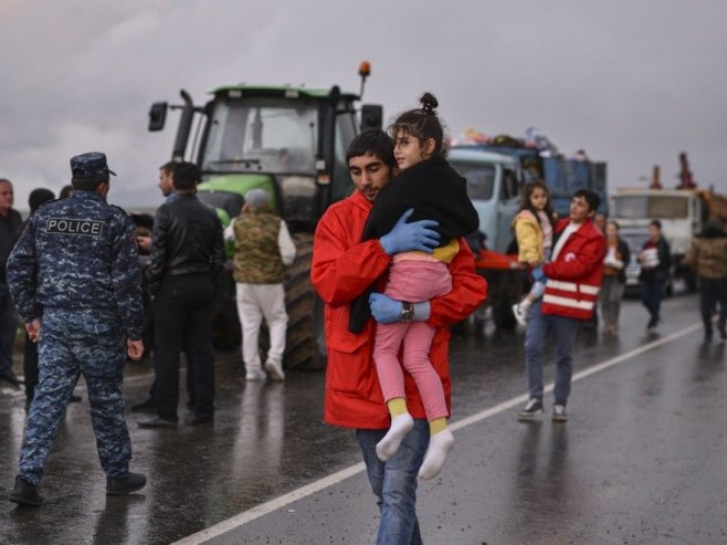 Избјеглице из Нагорно Карабаха (Фото: EPA-EFE/NAREK ALEKSANYAN) - 