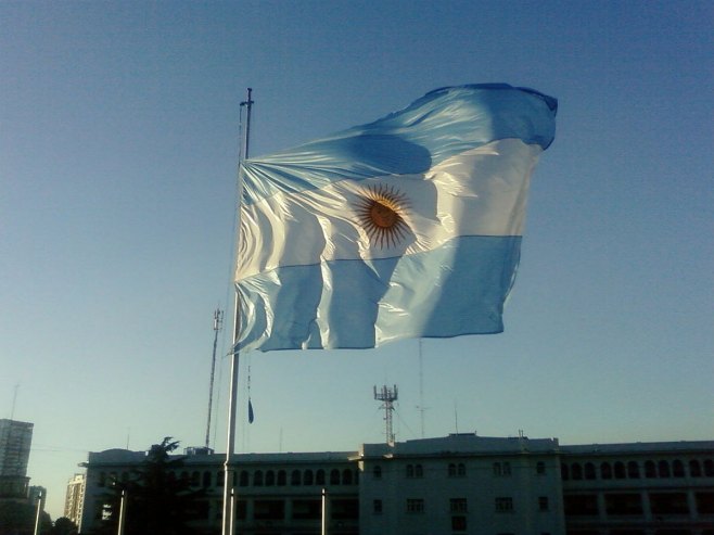 Застава Аргентине (Фото: Wikimedia Commons) - 