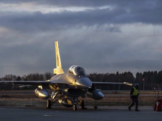 Авион Ф-16 (Фото: EPA/Ole Berg-Rusten NORWAY OUT) - 