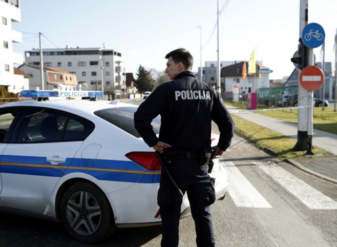 Хрватска полиција (Фото: EPA-EFE/ANTONIO BAT) - 