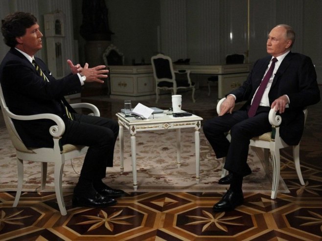 Карслон и Путин (Фото: EPA/GAVRIIL GRIGOROV/SPUTNIK/KREMLIN POOL) - 