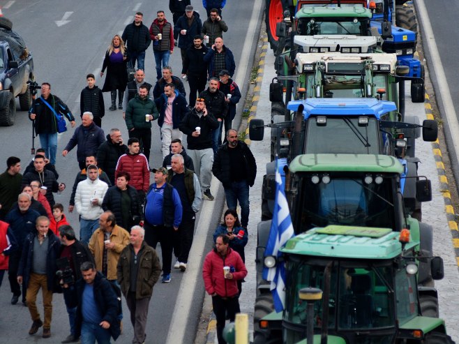 Протест Пољопривредника у Атини (Фото: EPA-EFE/APOSTOLIS DOMALIS) - 