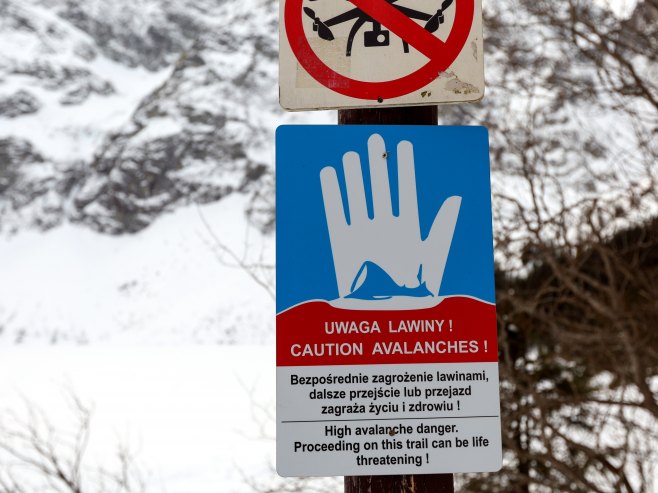 Упозорење на лавину (Фото: EPA-EFE/GRZEGORZ MOMOT POLAND OUT/илустрација) - 