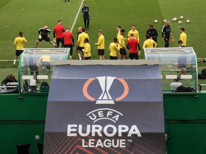 Лига Европе (Фото: EPA-EFE/JOSE SENA GOULAO) - 