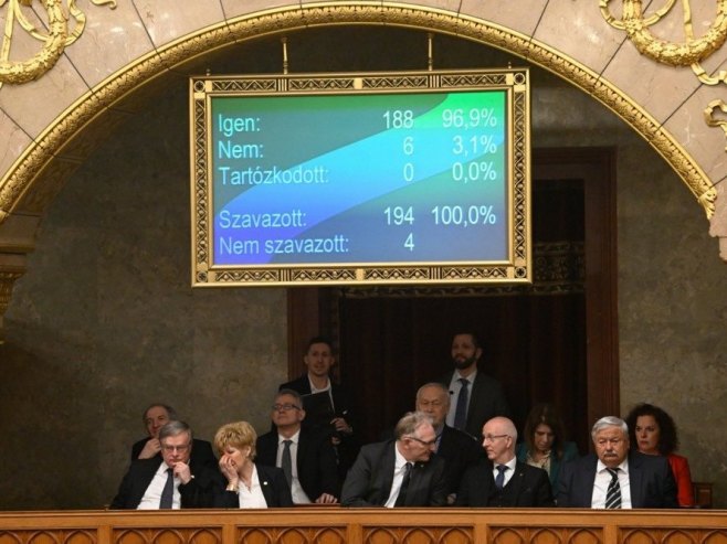 Мађарски парламент о ступњу Шведске у НАТО (Фото: EPA-EFE/SZILARD KOSZTICSAK HUNGARY OUT) - 