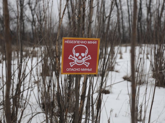 Опасност (Фото: EPA-EFE/STANISLAV KOZLIUK) - 