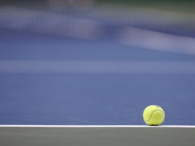 Тенис лоптица на линији - провјера  (Фото:EPA-EFE/CJ GUNTHER) - 