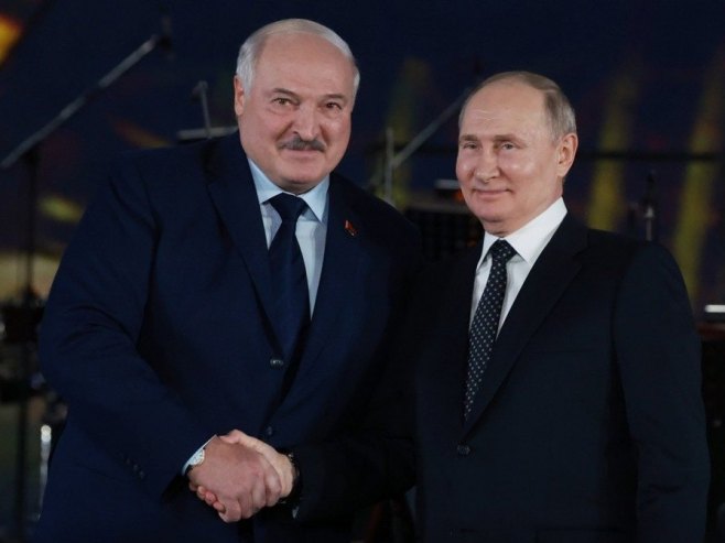 Лукашенко и Путин (Фото: EPA-EFE/GAVRIIL GRIGOROV) - 