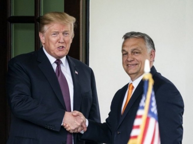 Орбан и Трамп (фото: архива/EPA-EFE/JIM LO SCALZO) - 