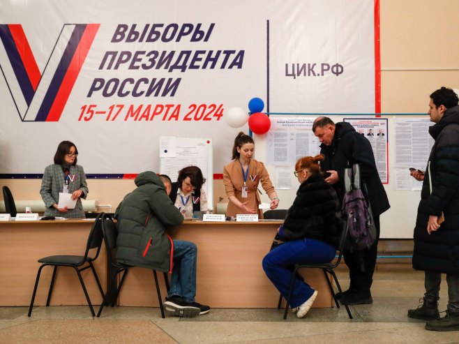 Избори у Русији (Фото: EPA-EFE/YURI KOCHETKOV) - 