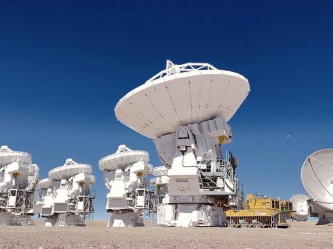 Највећи телескоп у Атакама пустињи (Фото: EPA-EFE/RODRIGO SAEZ) - 