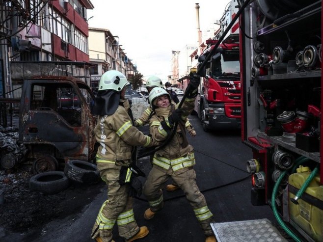 Пожар у Истанбулу (Фото илустрација:  EPA-EFE/SEDAT SUNA) - 