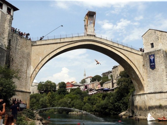 Мост у Мостару (Фото: EPA-EFE/FEHIM DEMIR, илустрација) - 