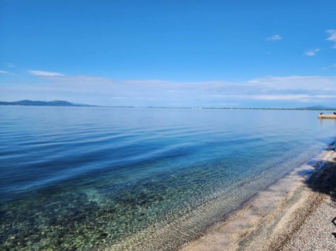 Такси слетио у море у Сплиту, возач и путник испливали