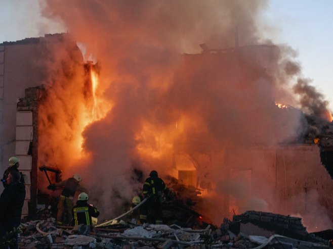 Пожар (Фото: EPA-EFE/SERGEY KOZLOV/илустрација) - 