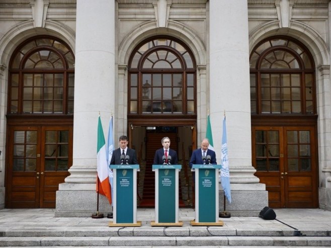 Ирски министри (Фото: EPA-EFE/TOLGA AKMEN) - 