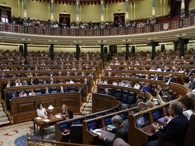 Парламент Шпаније (Фото: EPA/JJ Guillen) - 