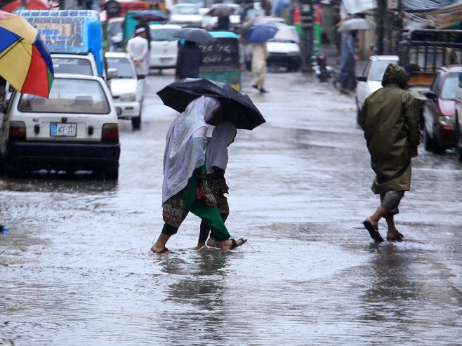 Монсунске кише у Пакистану (Фото: EPA-EFE/ARSHAD ARBAB) - 