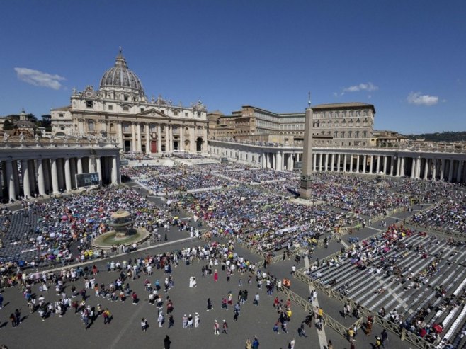 Ватикан (фото: EPA-EFE/MASSIMO PERCOSSI) - 