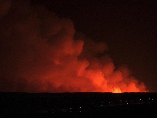 Вулкан (Фото: EPA-EFE/ANTON BRINK) - 