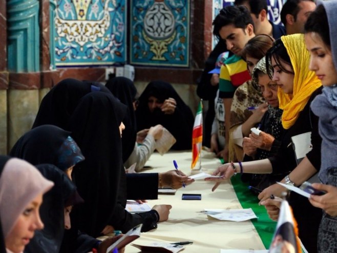 Избори у Ирану (Фото:  EPA/ABEDIN TAHERKENAREH/архива) - 