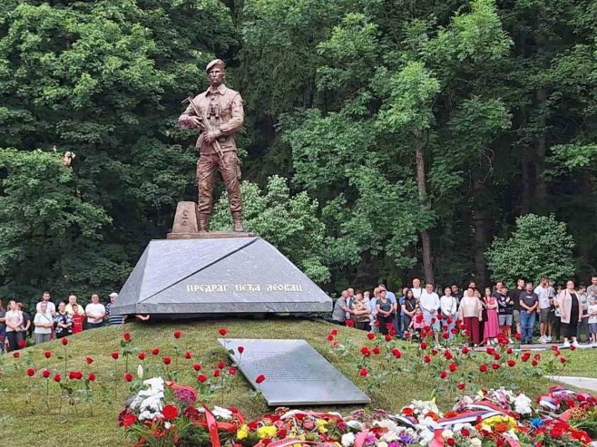 Spomenik heroju sa Košara Predragu Peđi Leovcu u Pljevljima (Foto: Tanjug/ministarstvo odbrane Srbije) 