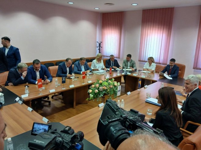 Састанак партнера на нивоу БиХ у Мостару; Конференција за новинаре на РТРС (ФОТО)