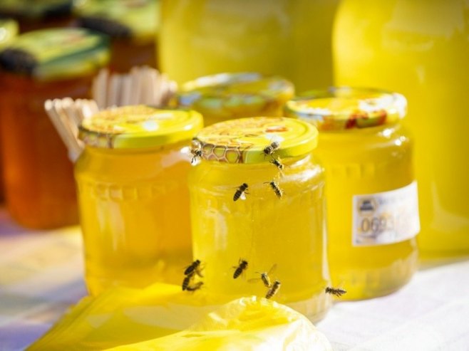 Лоша година за херцеговачке пчеларе, много патвореног меда у маркетима