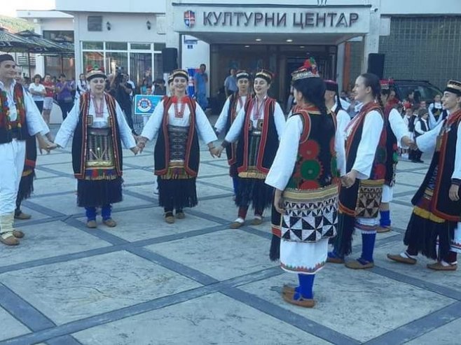 Одржана Косачка смотра фолклора у Мркоњићу (ФОТО)