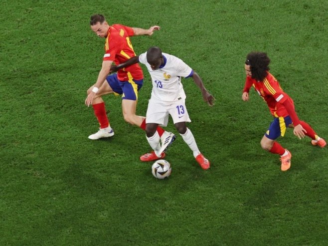 Утакмица, Шпанија - Француска (фото: EPA-EFE/MOHAMED MESSARA) 