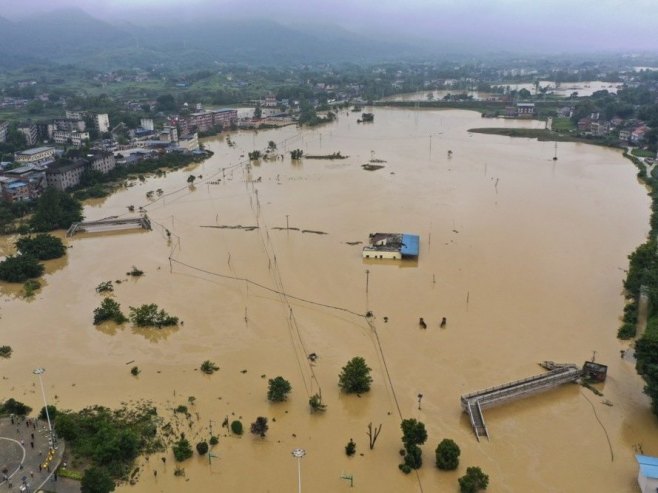 Поплаве (Фото: EPA-EFE/XINHUA / Wang Quanchao CHINA OUT / UK AND IRELAND OUT/илустрација) - 