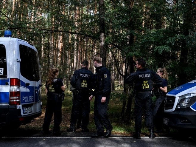 Њемачка полиција (Фото: EPA/Filip Singer) - 