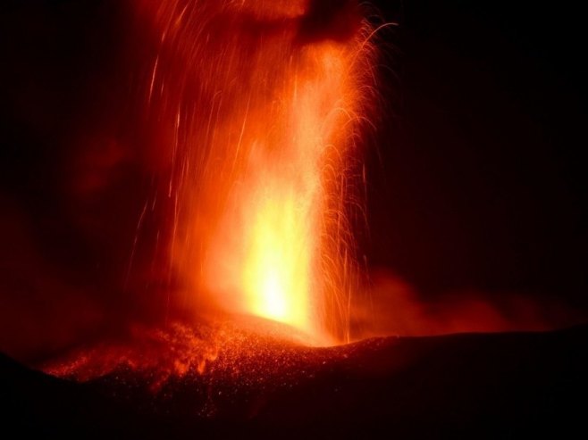 Етна, ерупција (фото:  EPA-EFE/ORIETTA SCARDINO) - 
