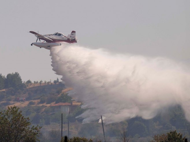Гашење пожара у Грчкој (Фото: EPA-EFE/ACHILLEAS CHIRAS) - 
