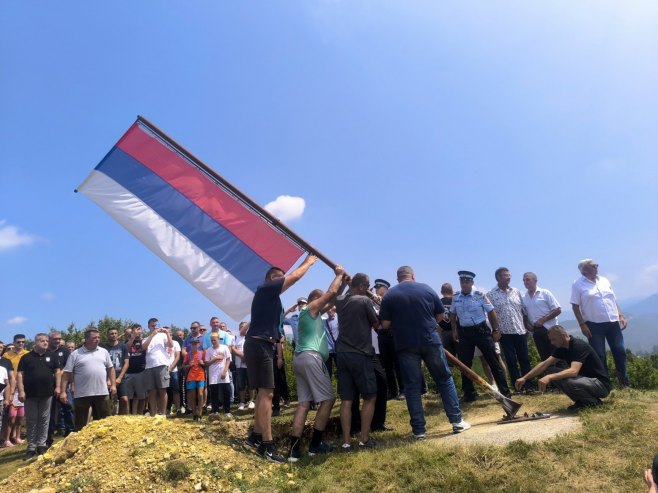 "Маршом одбране" почело обиљежавање Дана одбране Војковића, Грлице и Крупца (ФОТО)