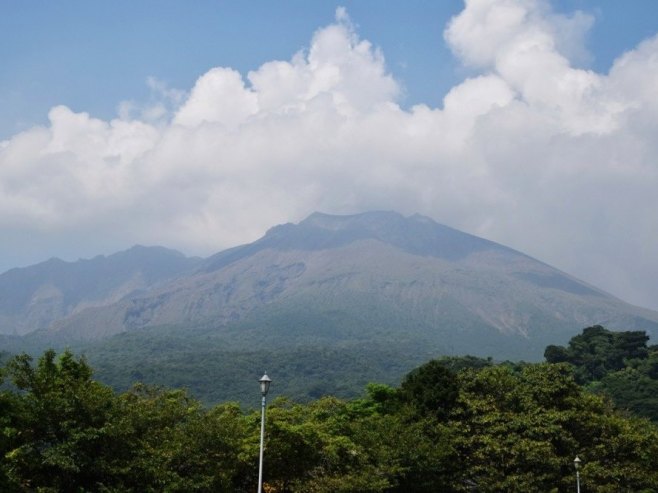 Вулкан Сакурајима у Јапану (Фото; EPA-EFE/JIJI PRESS JAPAN/архив) - 
