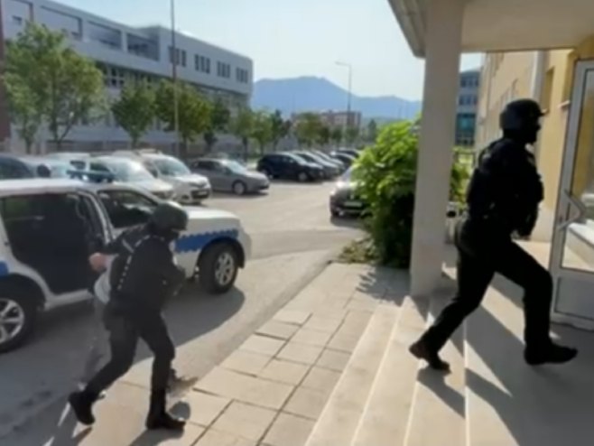 Лице ухапшено због посједовања дроге спроведено у ОЈТ Источно Сарајево (ВИДЕО)