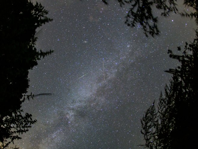 Киша метеора (Фото: EPA-EFE/CHRISTIAN BRUNA) - 