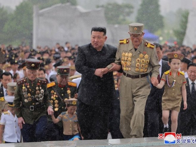 Ким Џонг Ун на обиљежавању Дана побједе (Фото: EPA-EFE/KCNA EDITORIAL) - 