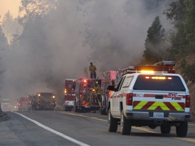 Пожари у Калифорнији (Фото: EPA-EFE/JOHN G. MABANGLO) - 