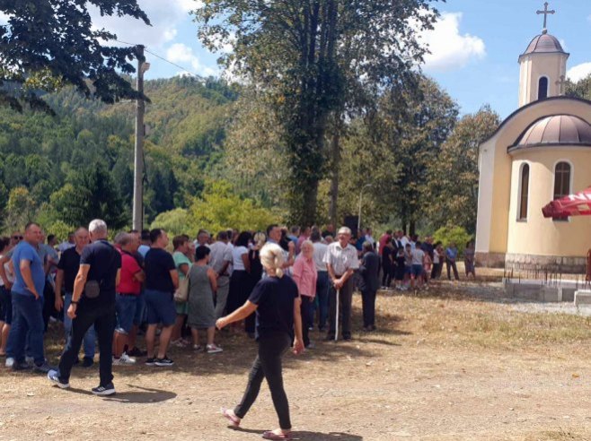 Srpsko povratničko selo Stog-osveštani temelji spomen kapele (Foto: RTRS)