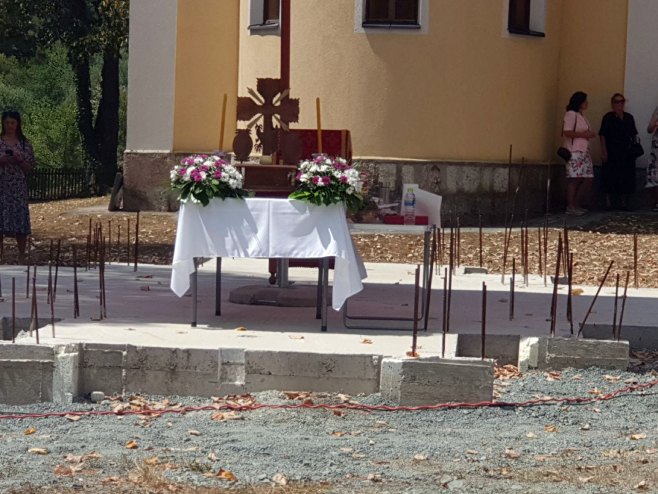 Srpsko povratničko selo Stog-osveštani temelji spomen kapele (Foto: RTRS)