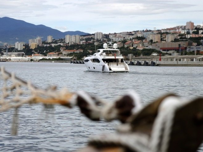 Фото илустрација ( EPA-EFE/ANTONIO BAT) - 