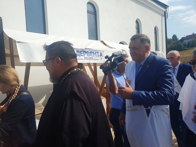 Dodik u Derventi (Foto RTRS)